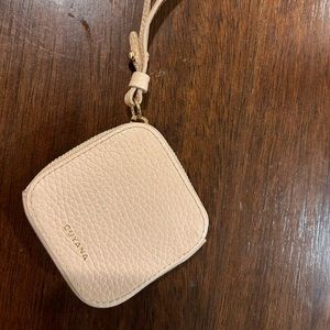 Cuyana cream Airpod Case preowned.